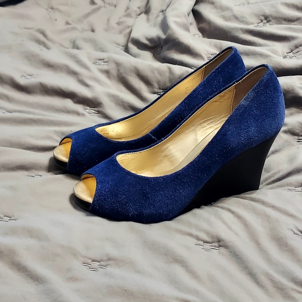 Lilly Pulitzer Resort Chic Wedge Bomber Blue Suede 7 Open Toe Wood Wedge…